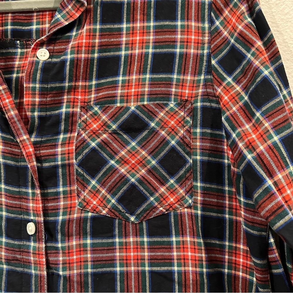 Old Navy Women’s Button Down Red & Navy Shirt in Plaid Checked Print sz S - Picture 4 of 6